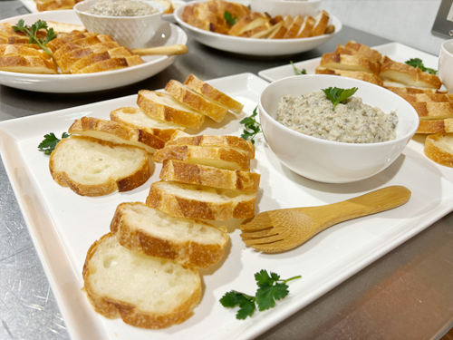 きのこのリエット（バゲット添え）