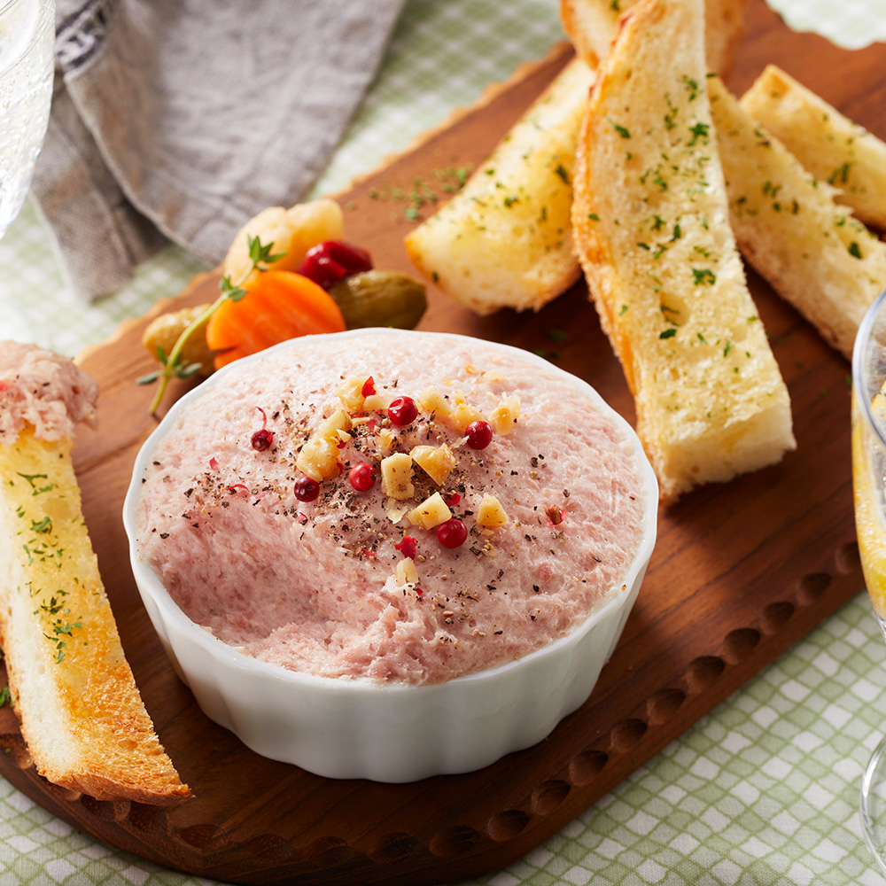 生ハムパテ、バケットを添えて